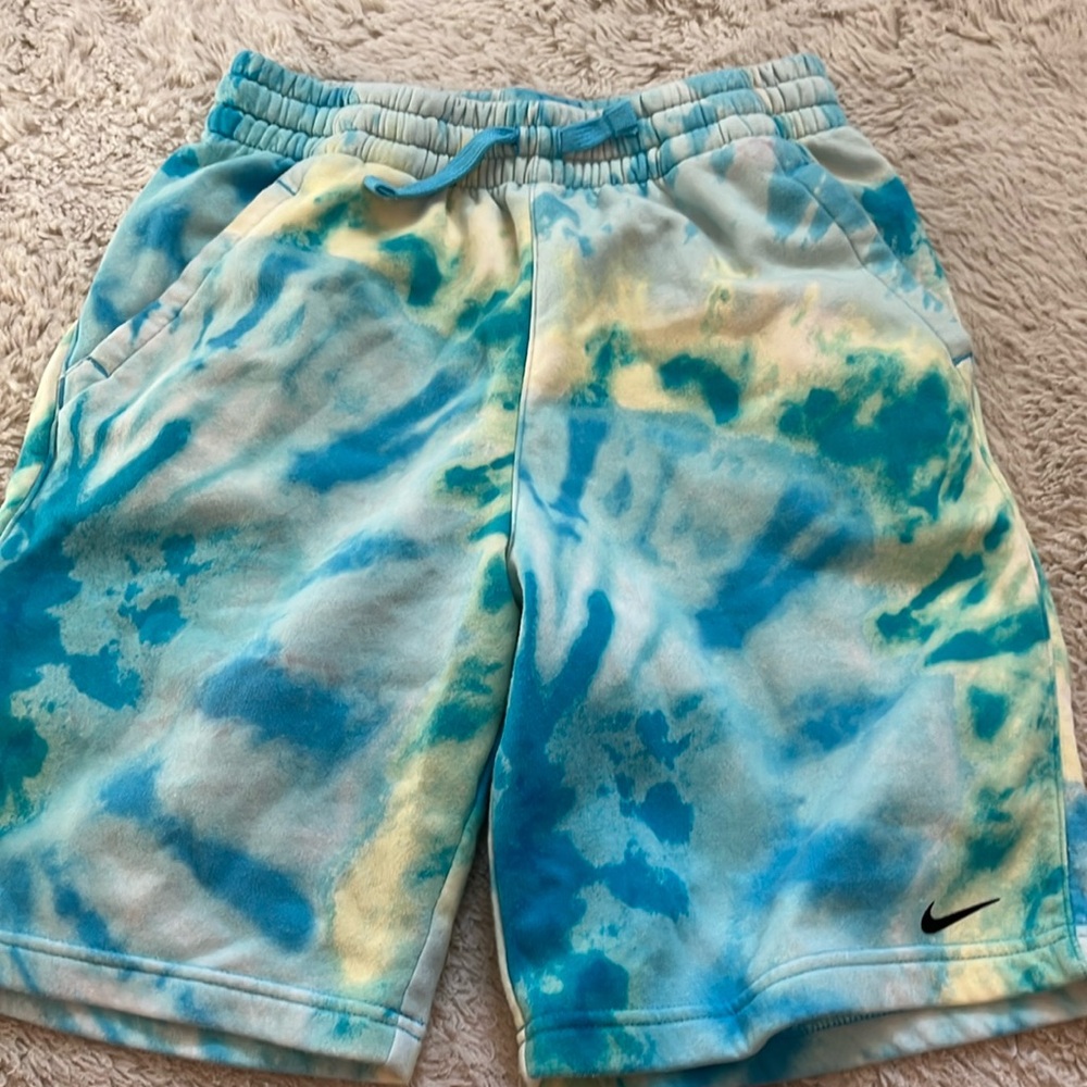 nike tiedye sweatshorts kids size xl